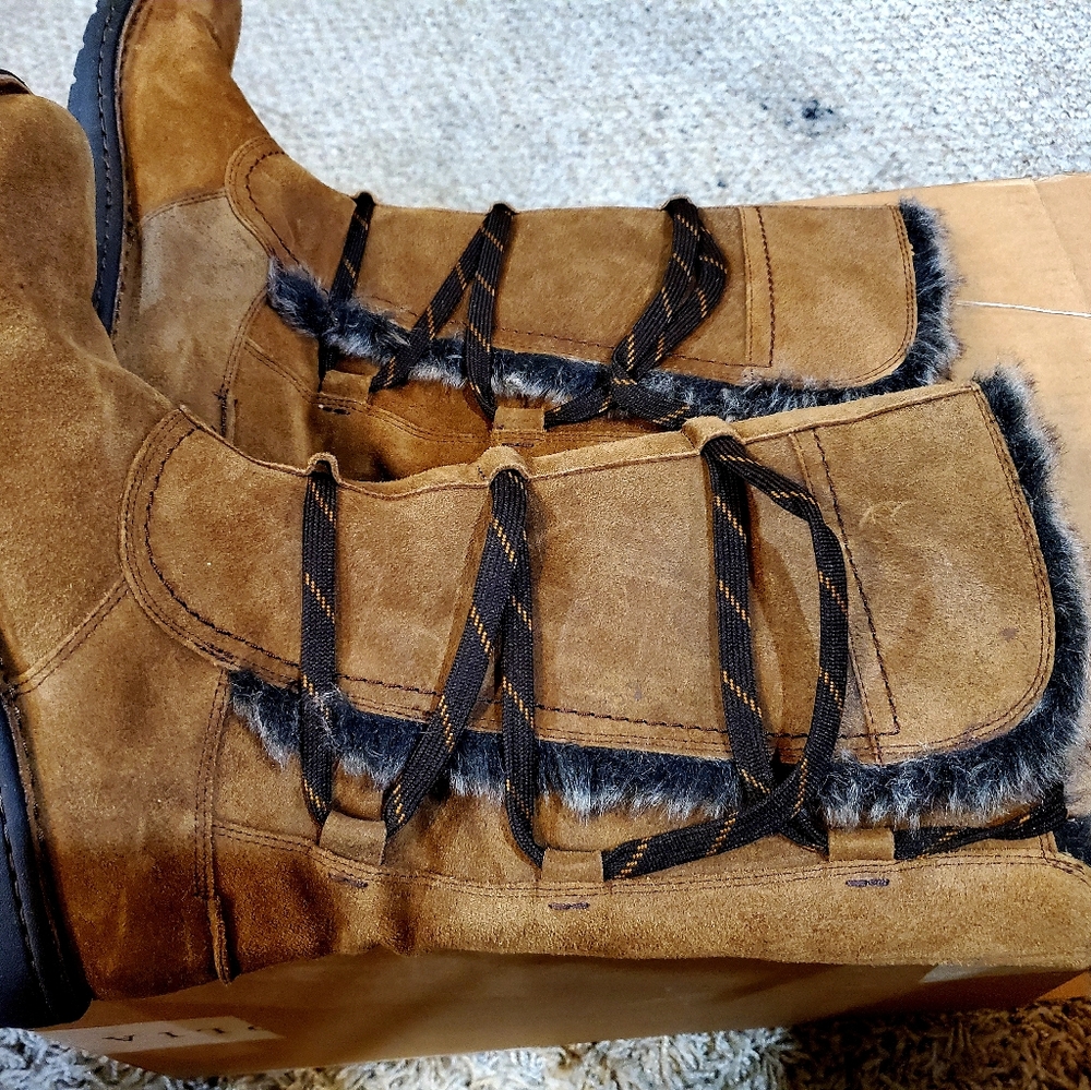 Clark's boots fur lined
